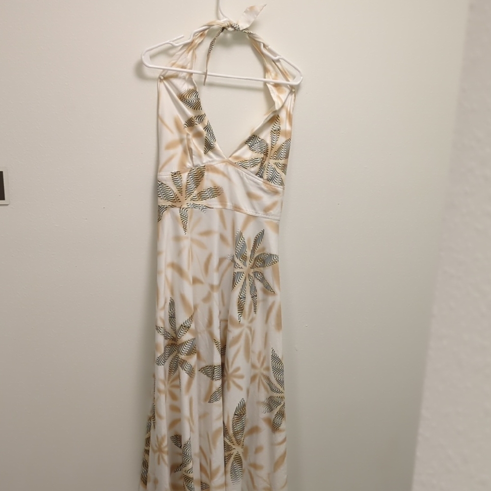 Elegant Finley Maxi Halter Dress: Timeless Floral Charm - Elegant - Chic -